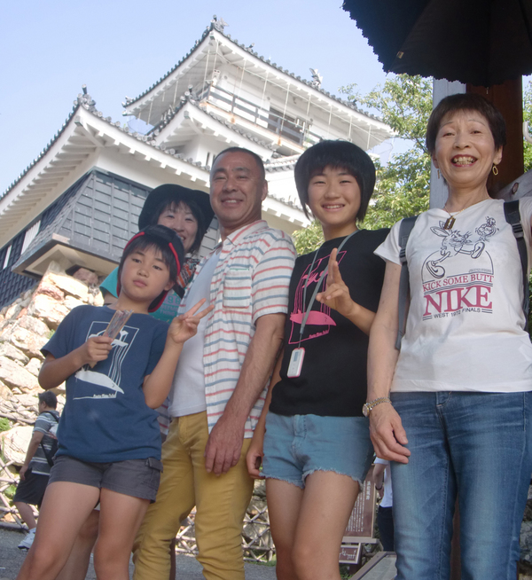 浜松城の地下井戸、天守閣からの眺めと、さわやかな風が心地よかった