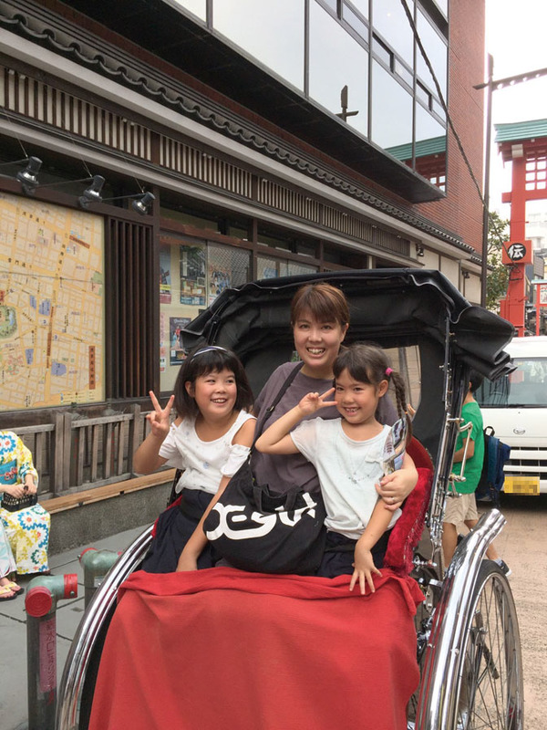 浅草での人力車にて。