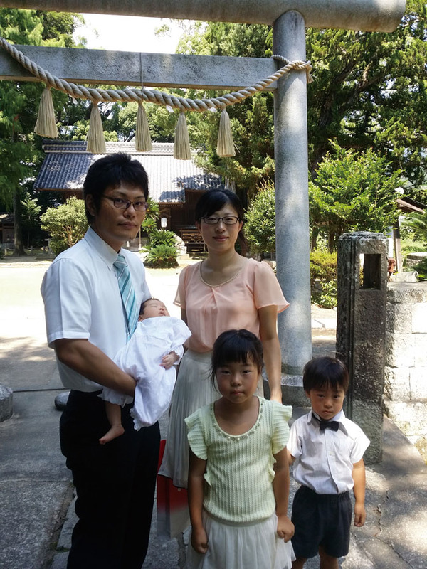 赤ちゃんの初宮参りに行きました♪五人になってから家族揃ってお出かけしたのはこれが初めて(*^^*)