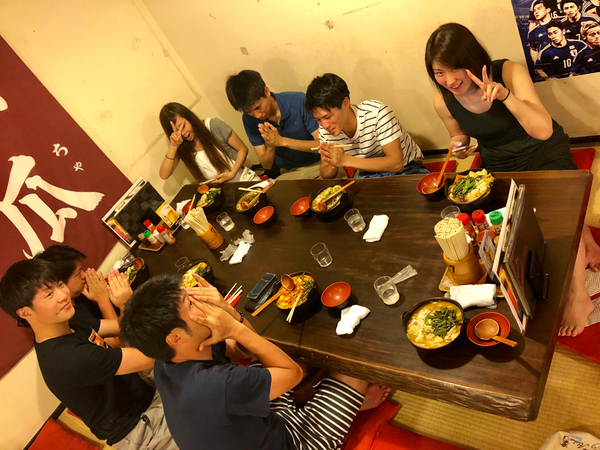 最後は、山梨に来たからには!と「ほうとう」を食べに。ノーマル味だけじゃなく「きのこ」「カルビ辛口」「小豆」など、色々な味をみんなで交換しつつ完食!…ほうとうは奥が深い!