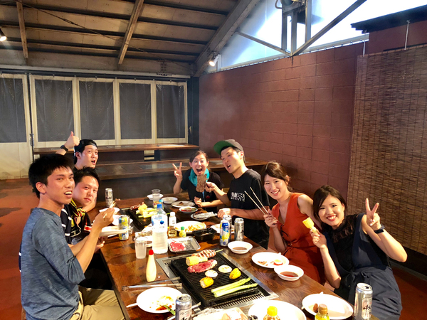 夕飯は夏らしくBBQ!各自の料理自慢大会!トランクが広いおかげで、調子に乗って食材を大量購入!笑