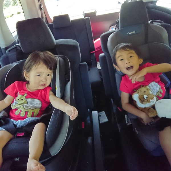 ひろーい車で行ってきまーす! 息子も娘もご機嫌です☆特に息子のお気に入りは皆でDVD を見れるところでした。「ばあば見て?」とよく言っており、母たちも喜んでいました!