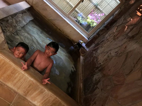 ホテルの温泉を満喫
