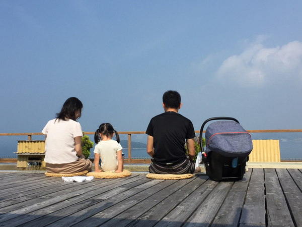 旅館屋上にある三河湾を眺める絶景の足湯