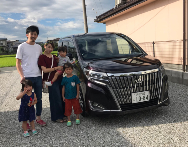 兄夫婦の子供と一緒にパチリ