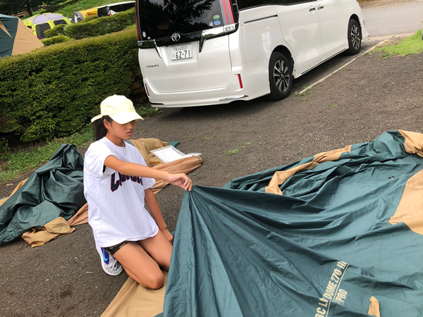 テント組み立ての時
