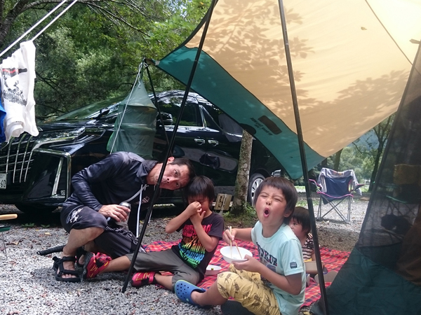 何故か変顔対決