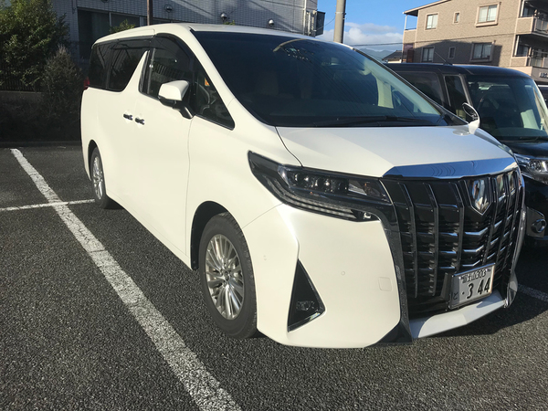 とにかく顔がカッコイイアルファード!行ってきます!