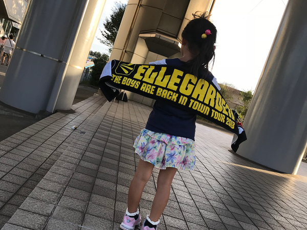 車内でゆったりグッスリお昼寝した後は…さー、エルレガーデン復活ライブの始まり!行ってきまーす!
