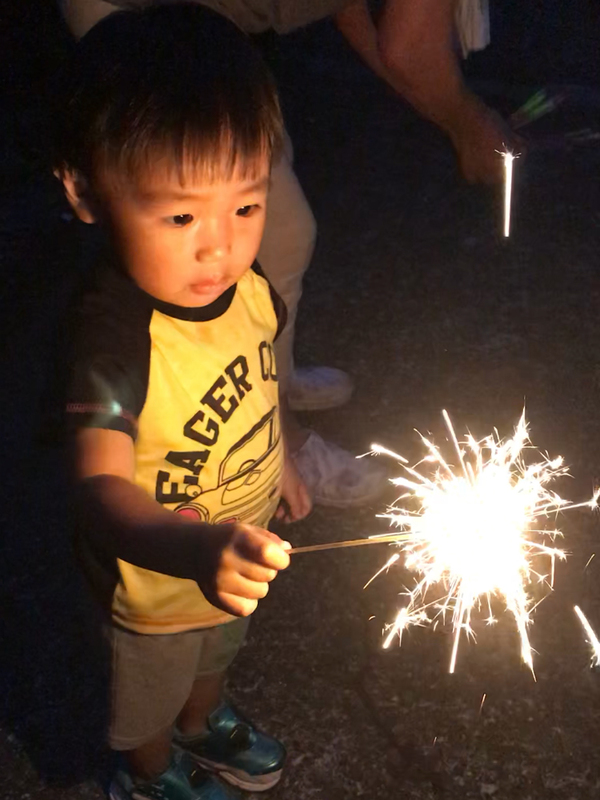 花火もやったよ!キレイだねー