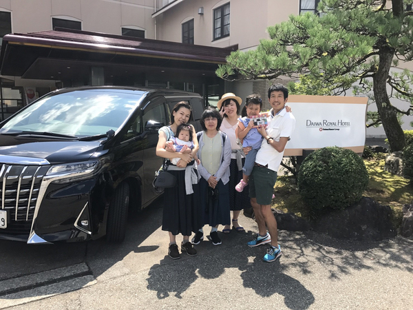 『加賀温泉郷』宿の前で全員集合