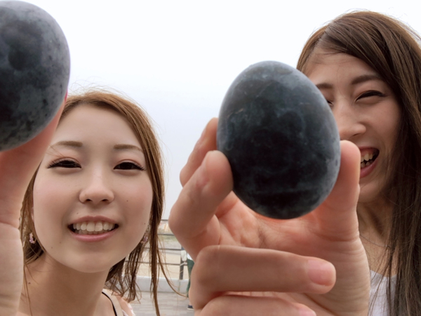 大涌谷で「黒たまご」を食べました。1つ食べると寿命が7年伸びます!って事は21年も伸びました(笑)