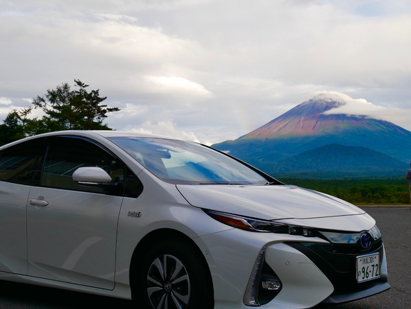精進湖にて奇跡の1枚☆富士山に虹がかかっていました♪