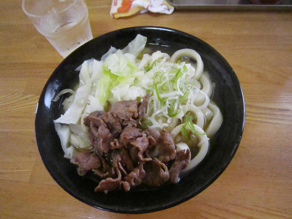 吉田うどんはとっても固め。