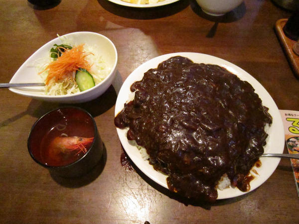 これがスタンダードな金沢カレー。超大盛にしてもらいました(^_^)v