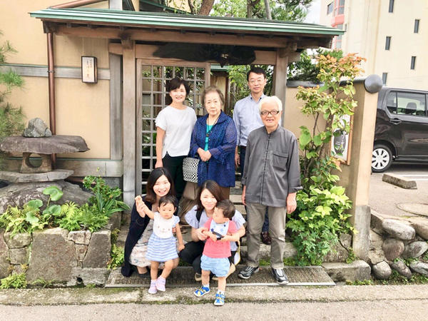 4世代で記念撮影