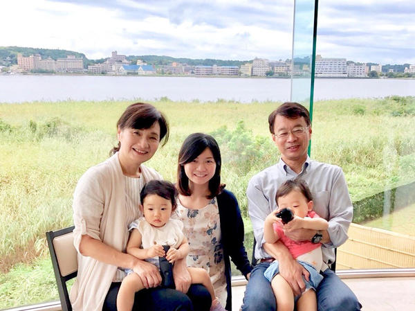 旅館にて。湖畔を一望できました。