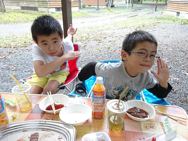 キャンプ場でBBQ