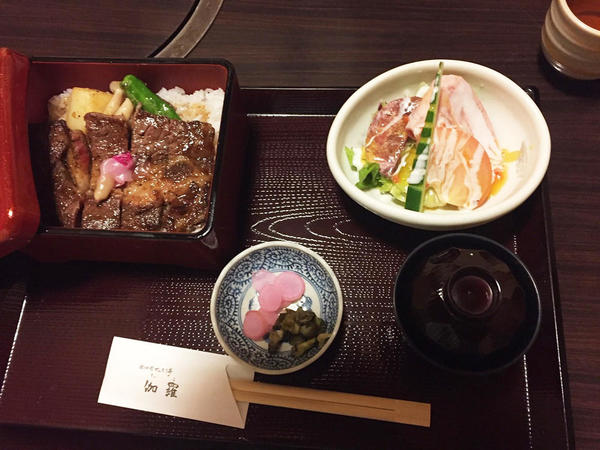 「ロースステーキ重」とてもおいしかったです