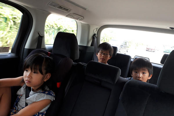 車内にて、まもなく目的地に到着~!