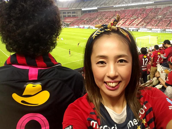 主人と応援。試合前に気合い入れて!!!まだこの時は勝つと思ってたよ!