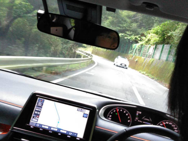 お母さん、山道運転大丈夫?
