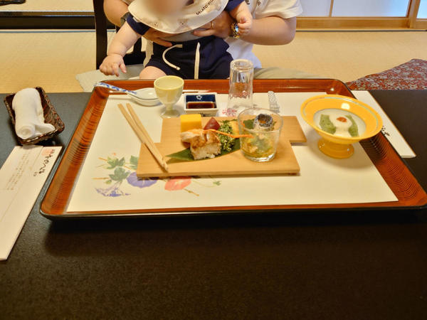 部屋でゆっくり食事