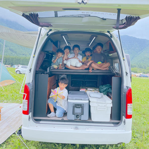キャンピングカーは秘密基地