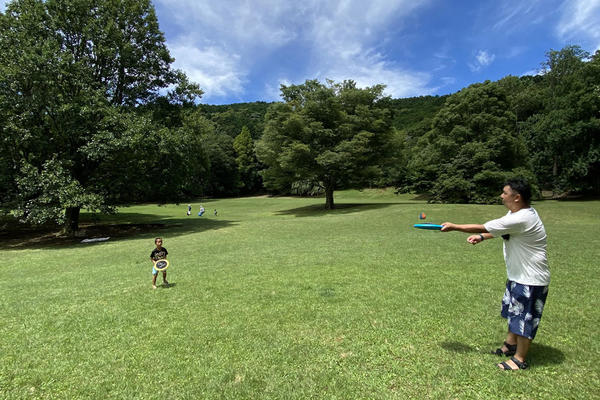 広い芝生広場、最高!