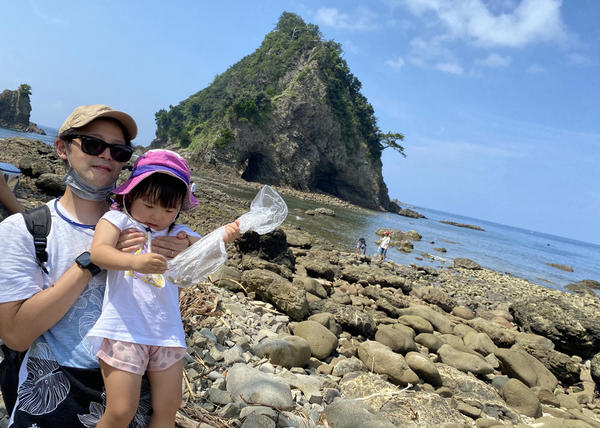 たくさん貝殻を集めながら、三四郎島まで来たよ!