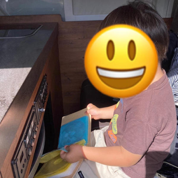 なんのDVDを見ようかワクワクしながらチョイス