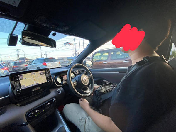 運転中に撮影されていたらしい。にしても178cmの身長でぎりぎり天井に頭着つくかつかないかのサイズ感なので初めは少し目線が気になりはするものの慣れてくると違和感は無くなっていました。