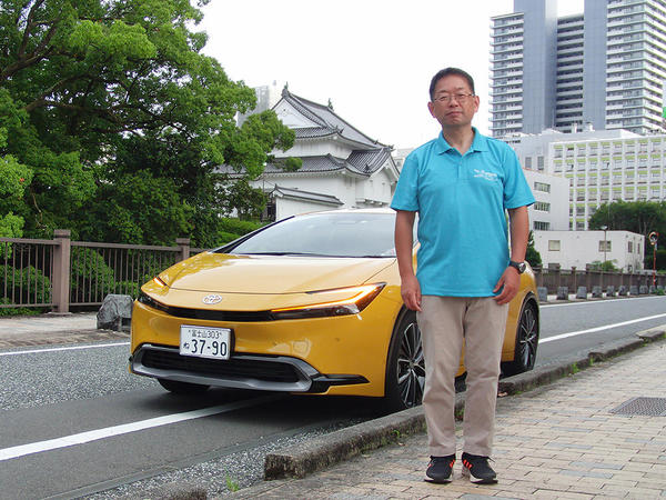 人がいっぱいだったので、先に城の後ろに行きました。
