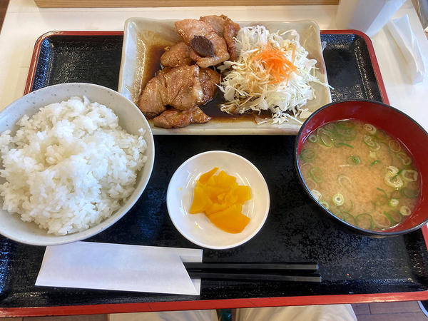 事故渋滞を迂回したのに、工事渋滞。。。空腹が限界で、ガッツリ食べたトンテキ