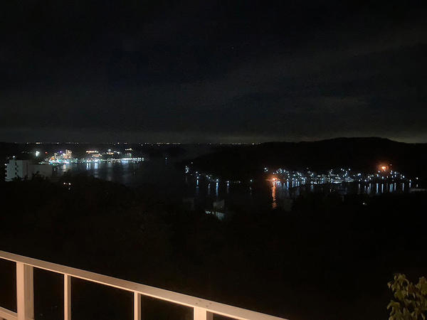 旅館から見た鳥羽港の夜景