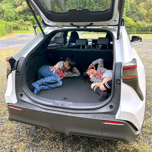 今回の旅の荷物は、私たちでーす。