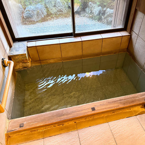 旅館の各部屋に貸切風呂があって他人は入らない、24時間入浴可能　もぉ〜温泉三昧でした。