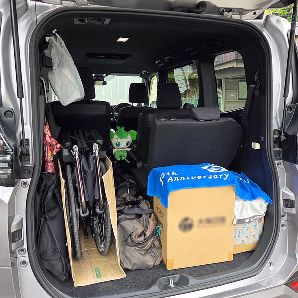 車椅子が簡単に積める低い荷台は、旅行中積み降ろしが楽で助かりました
